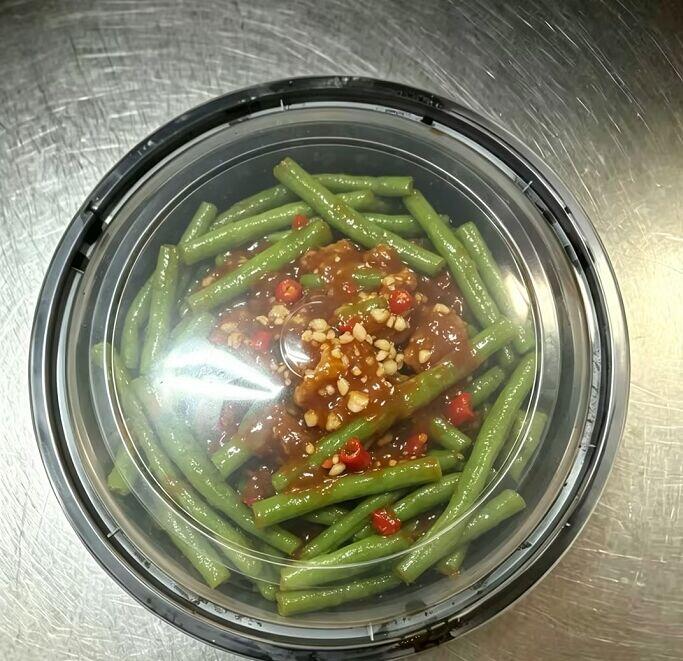 C4. String Bean w. Garlic Sauce