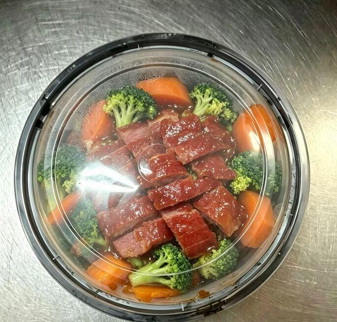 C6. Roast Pork w. Broccoli