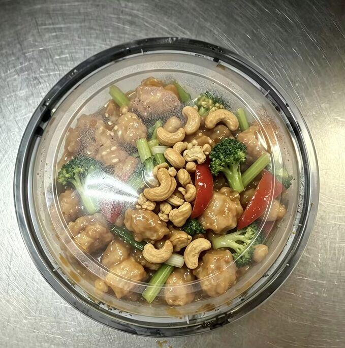 C35.Chicken Cashew Nut