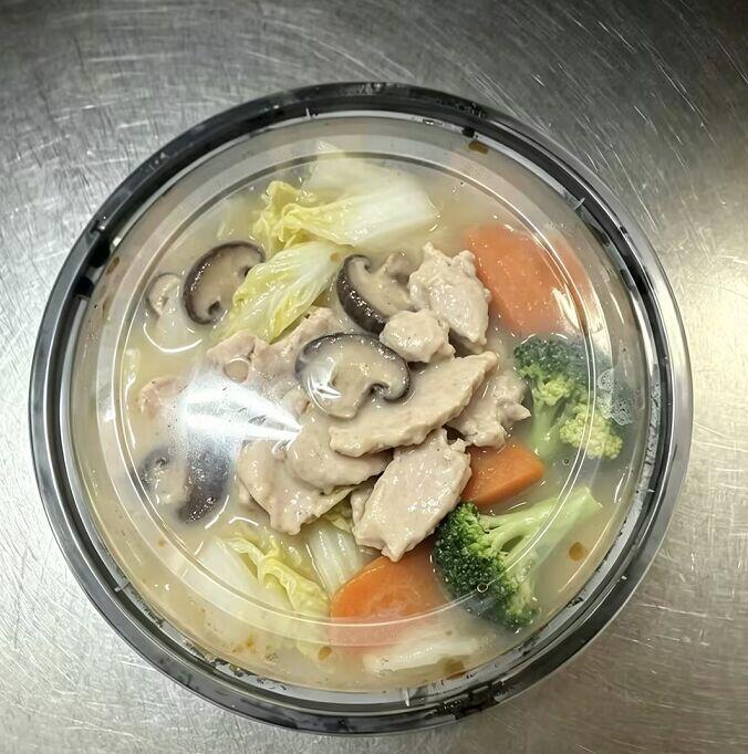 C38.Moo Goo Gai Pan
